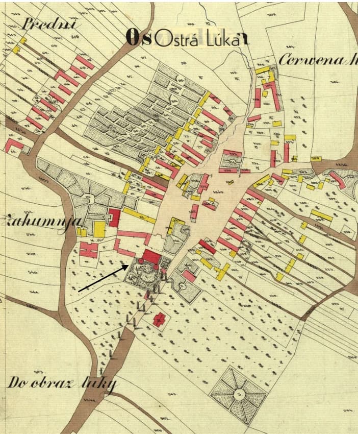 Výrez z katastrálnej mapy Ostrej Lúky z roku 1860 so šípkou označujúcou kaštieľ Ostrolúckych